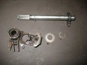 1983 XT550 INNER GEAR SHIFT SPINDLE SHAFT YAMAHA XT TT 550 600 5Y1-18101-02-00 - Picture 1 of 3