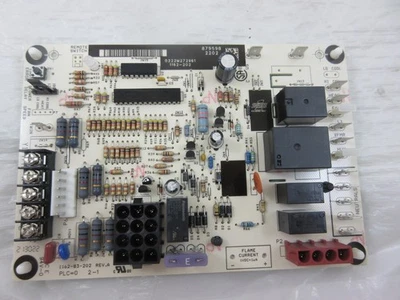 YORK S1-331 03010 000  1162-202  1162-83-202  879558  FURNACE CONTROL BOARD - Image 1 of 4