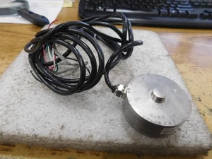 Célula de carga Omegadyne modelo: LC305-5K.  Rango 0 - 5000 libras - Imagen 1 de 3