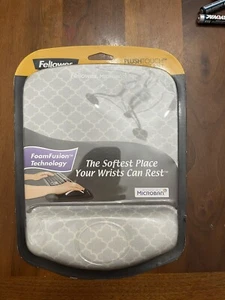 Fellowes PlushTouch Wrist Rest with Mouse Pad, FoamFusion Technology, Graphite - Picture 1 of 5
