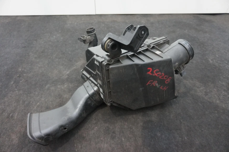 Caja de carcasa de filtro de filtro de aire de motor de 2,0 L OEM 31474901 Volvo XC90 B5 2023-25 Foto 1 de 4