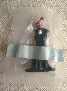 NEW 1996 CLAUDE General Mills Disney Hunchback of Notre Dame Cereal Premium Toy - Imagen 1 de 7