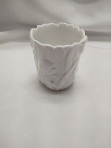 White Embossed Floral Flowers Cup Bathroom Decor Made in Italy