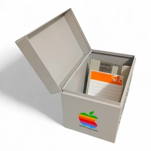 VTG Dyskietka 3,5" 45 Metalowe etui do przechowywania Organizer Tęcza Apple Naklejka - Zdjęcie 1 z 11