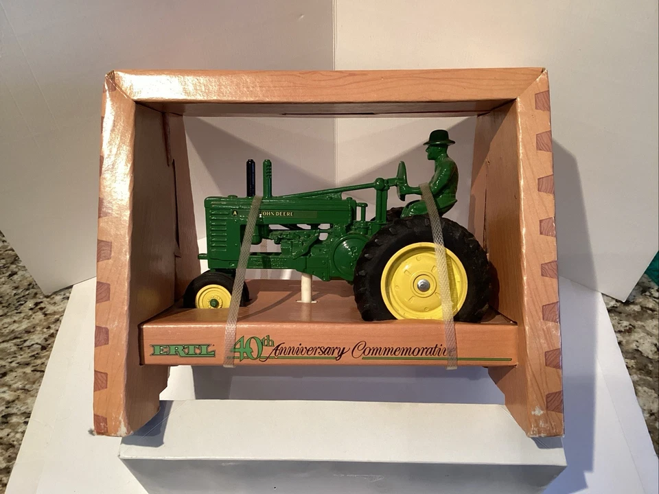 Ertl 40th Anniversary Commemorative Model a John Deere Tractor
