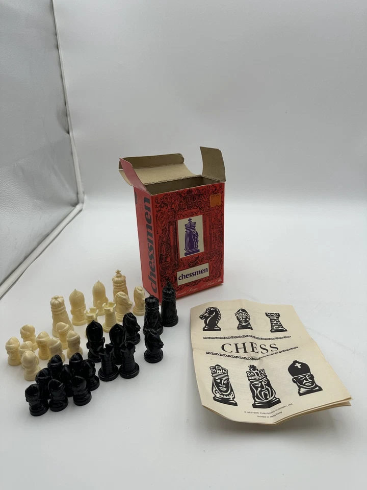 Juego de diseño clásico cruzado de ajedrez vintage Whitman #4690 Hong Kong = negro/blanco Foto 1 de 4