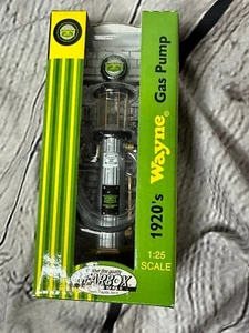 1/25 Gearbox Collectibles 6" John Deere 1920s Wayne Gas Pump Die-Cast 07263 NEW - Picture 1 of 4