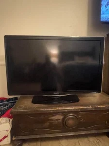 46 inch phillips tv 2010 - Picture 1 of 2