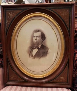 HANDSOME LARGE 22" BLACK WALNUT WITH OVAL CENTER DETAILED FRAME CIRCA 1880 - Picture 1 of 3