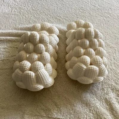 Zapatillas de masaje antideslizantes beige con burbujas para mujeres/hombres antideslizantes suaves talla 7-8 Foto 1 de 4