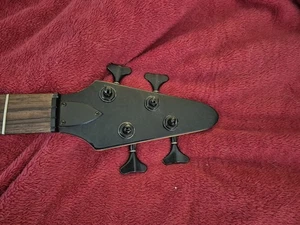 24 Fret 34" Scale Bass Guitar Neck RW Fretboard + Loaded Tuners - Foto 1 di 15