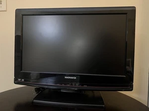 Magnavox 19MD359B/F7 19-Inch 720p LCD HDTV Built-In DVD Player TV HDMI NO Remote - Picture 1 of 6