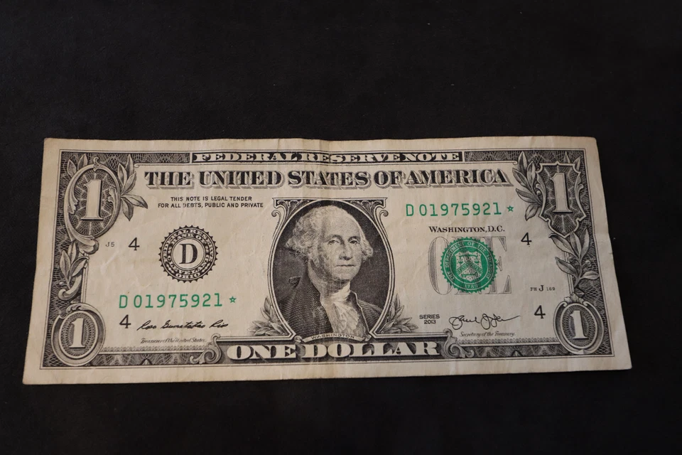 2013 ONE DOLLAR FANCY STAR BIRTHDAY/ANNIV NOTE. SEPT 21, 1975   SN # D 01975921* - Image 1 of 2