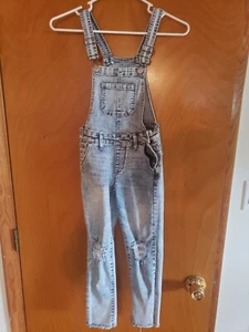 SO Girls Denim Jean Bib Overalls Jeans w/ Crochet Knees Size 8 - Picture 1 of 7