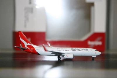 Herpa Wings 1:500 Qantas Boeing 737-800 VH-VZR (535502) Die-Cast Model Plane - Image 1 of 4