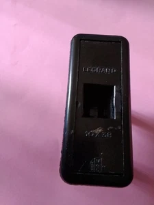 Legrand Sicherungshalter 10x38 Porzellan Spindel 9mm 3cm Abstand ohne Sicherung  - Bild 1 von 3