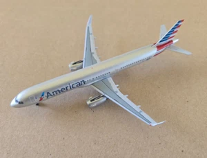 1:400 Airbus A321-200 w/ sharklets American Airlines N101NN AeroClassics - Picture 1 of 4