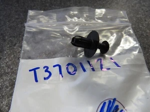 NOS Plastic Screw Fits: Triumph 06-20 Daytona 06-20 Rocket III Sprint T3701121 - Picture 1 of 3