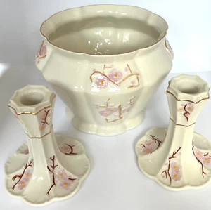 Centerpiece Vase w/2 Candle Holders - Belleek In Retrospect 2001 - Thorn Pattern - Picture 1 of 7