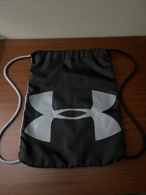 bolsa de cordão under armour preta/cinza - Imagem 1 de 2