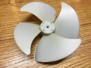 Sharp Karussell Mikrowelle Lüfterblatt 4 3/16" - Bild 1 von 4
