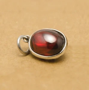 Small synthetic garnet pendant. 925 sterling silver openwork. Necklace chain opt - Picture 1 of 6