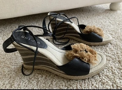 Unisa 坡跟凉鞋 6.5. 花卉绑带。 尺寸 6 1/2 — 第 1/4 张图片