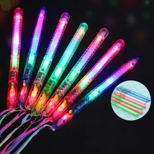Multicolore Bacchetta in buio Bastone lampeggiante Luce LED Bastoncini di vetro - Foto 1 di 8