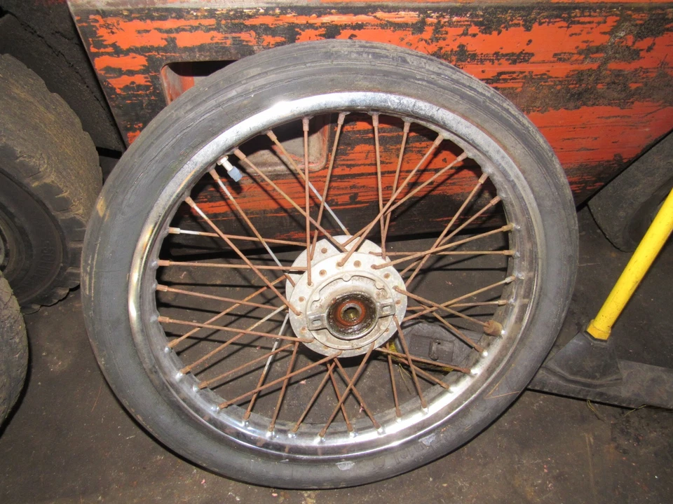 Yamaha XS2 650 1972 llanta delantera Foto 1 de 1