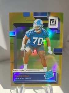 Evan Neal NY Giants 2022 Donruss Gold Holo Pressefest Premium bewertet Rookie - Bild 1 von 2