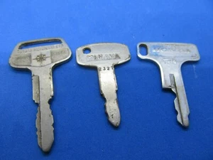 Vintage Honda, Yamaha Motorcycle keys and a Toyota car key - Picture 1 of 5