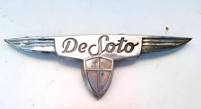 Emblema de porta-malas 1937 1938 DESOTO Six Serie S3. Ornamento de capuz. Distintivo. Mascote de carro * - Imagem 1 de 4