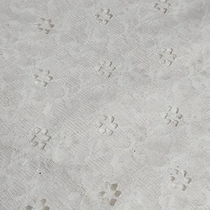 32 Zoll Breite x 3 Yards Stoff Elfenbein bestickt cremeweiß Ösen Spitze Baumwollmischung Blumenmuster - Bild 1 von 4
