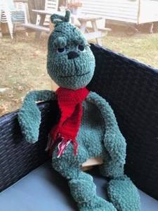 Peluche de ganchillo hecho a mano Grinch - Imagen 1 de 4