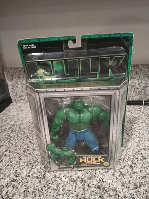 Incredible Hulk Punching Hulk Action Figure Marvel Superheroes New in Package - image 1 of 4