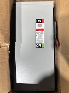 GE/ABB TG4323R Interruttore di sicurezza servizio generale 3P, 4W, 100A, 240V - Foto 1 di 3
