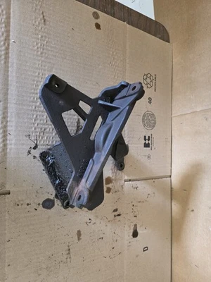 2005 2006 2007 Ford F-250 F-350 6.0L Powerstroke Diesel Pedestal P/N: 1854824C1 - Image 1 of 2