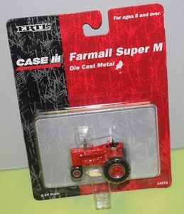ERTL Vintage 1/64 Scale Farmall Super M Tractor - Picture 1 of 5