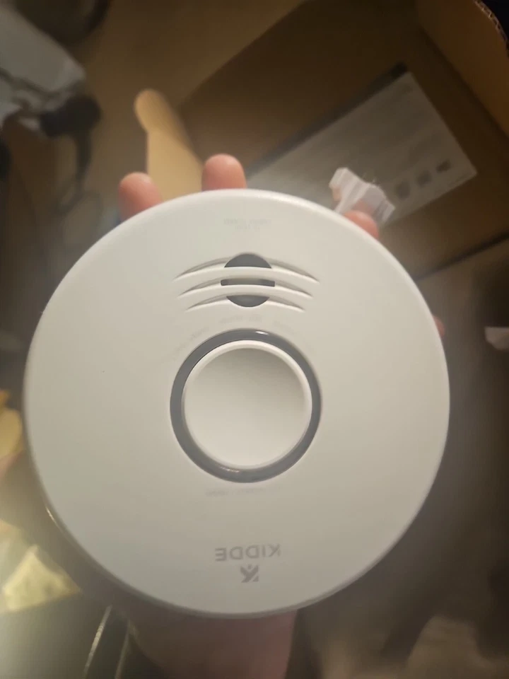 Kidde Smart Smoke & Carbon Monoxide Detector & Indoor Air Quality Monitor, Wi... - Image 1 of 4