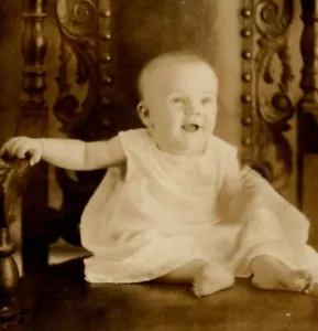 RPPC Cute Baby Postcard - Picture 1 of 3