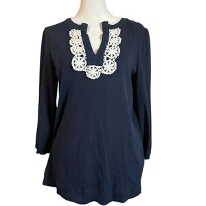 Jones New York Sport Tunika Top marine mit weißem Häkelbesatz - Bild 1 von 6