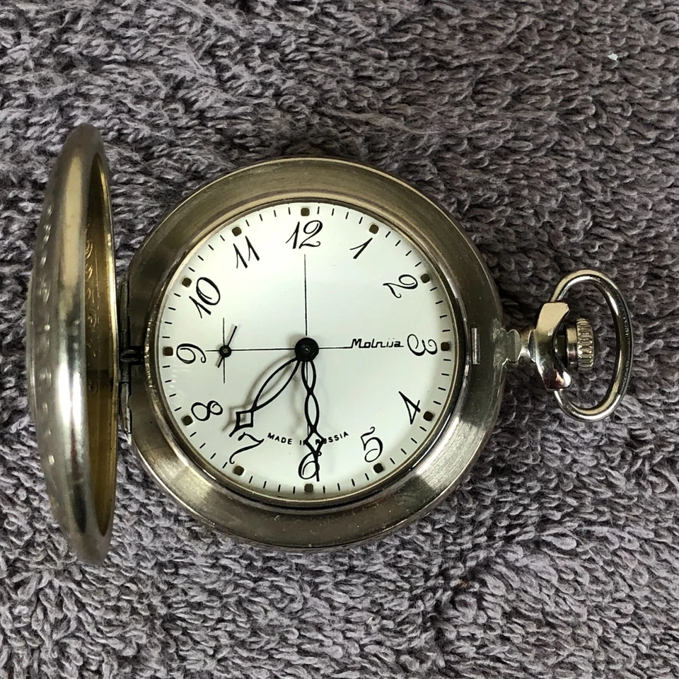 Reloj Bolsillo Molnija Hecho en Rusia Tono Cadena Oro 50mm Cuerda Mecánica Foto 1 de 4