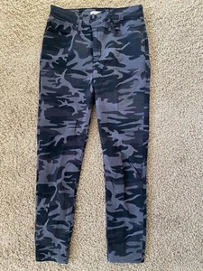 Levi's 721 Damengröße 29 schwarz & grau schmal hoher Bund Stretch Knöchel Camouflage - Bild 1 von 4