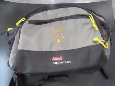 Riñonera grande Coleman Exponenet camping senderismo cintura negra gris Foto 1 de 4
