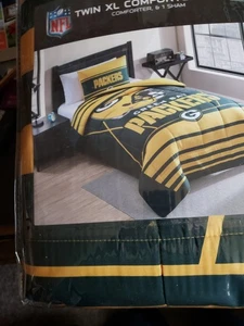 NFL GREEN BAY PACKERS TWIN/TWIN XL COMFORTER SET-OFFICIALLY LICENCENSED. - Picture 1 of 1