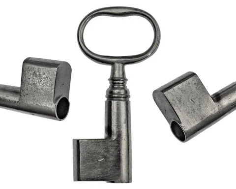 Antique Key - UNUSUAL THICK FLAG Blank Key 3" - ref.k779 Cover