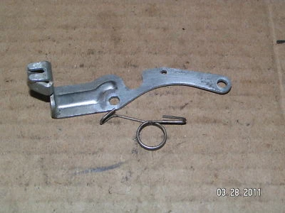 YAMAHA XS850 XS 850 TRIPLE HITACHI CARB CARBURETOR THROTTLE SCREW BRACKET 80-81 - Imagem 1 de 2