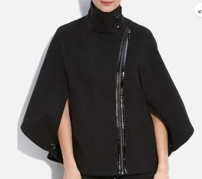 Abrigo con Capa Via Spigia Negro Asimétrico Cremallera Frontal Cuello Embudo/Para Mujer S/Med Foto 1 de 4