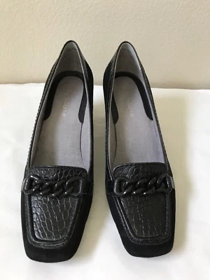 Liz Claiborne 'Wilshire' Black Square Toe Reptile Print Chain Loafer Pump 7.5M - Image 1 of 4