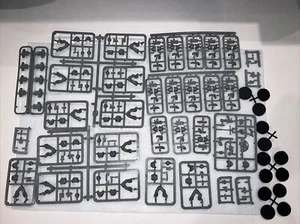 Warhammer 40K Space Marines Tactical Squad, Lot on sprue - Picture 1 of 13